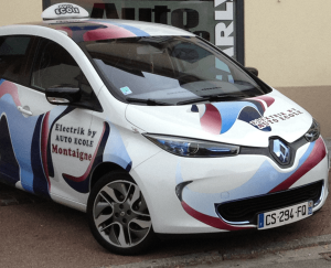 Avec la géolocalisation de véhicules Quartix, les auto-écoles Carly Montaigne peuvent réaliser économies tout en améliorant la conduite de leurs élèves