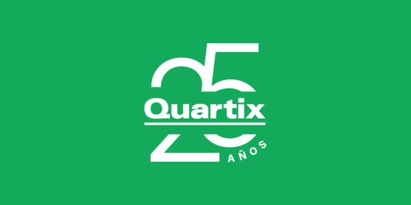Green background with large white "25," the word "Quartix" in bold white letters, and "AÑOS" below, marking Quartix's 25th anniversary.