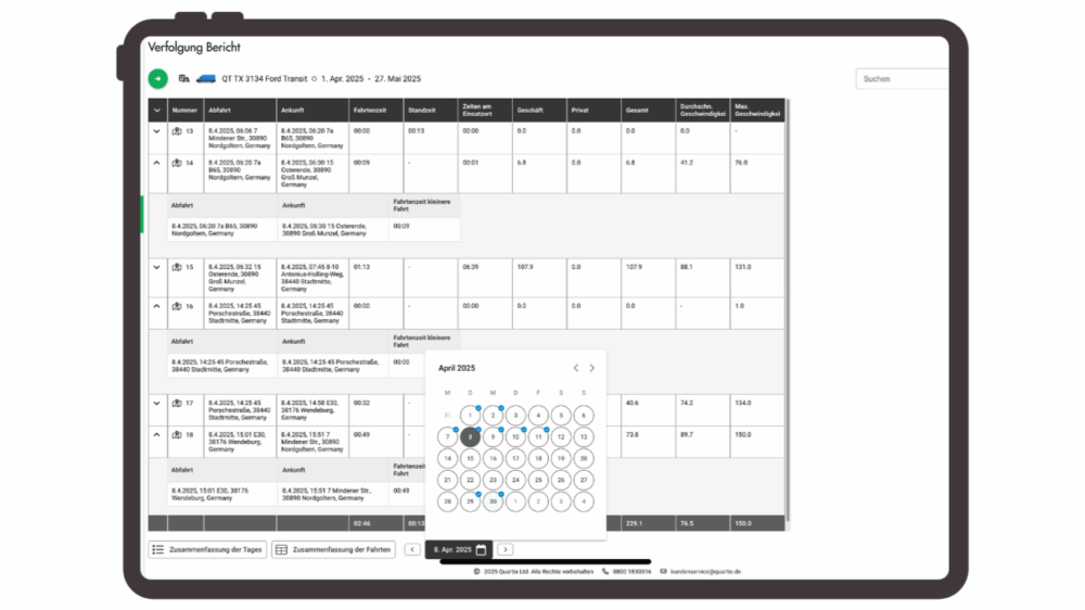 Tablet, das ein Digitales Fahrtenbuch in deutscher Sprache anzeigt, mit einer Datentabelle mit Daten, Routen und Zeiten sowie einem Pop-up-Kalender zur Auswahl von Daten im April 2025.