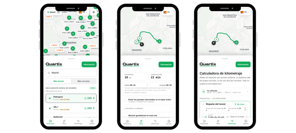 Tres pantallas de smartphone muestran una aplicación de seguimiento de vehículos que incluye un mapa, un resumen del trayecto y una calculadora de kilometraje, con Madrid y Coslada como ubicaciones. La interfaz cuenta con herramientas gratuitas de gestión de combustible para flotas que te ayudan a gestionar y optimizar tus desplazamientos de forma eficiente.