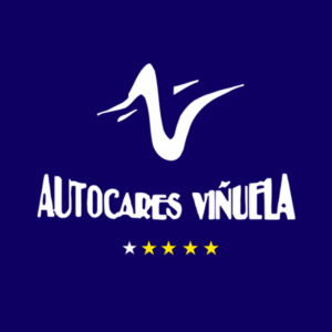 Logotipo de Autocares Viñuela, empresa dedicada a la localización por GPS para flotas de transporte, que presenta una «A» blanca estilizada y cinco estrellas sobre un fondo azul marino.