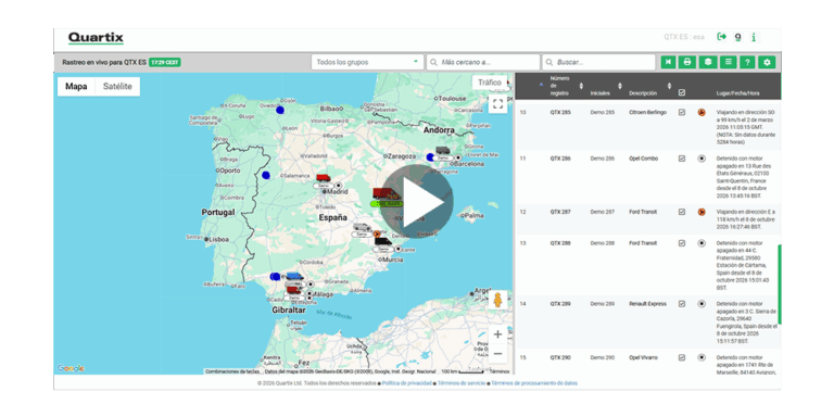 El software de seguimiento de flotas Quartix muestra un mapa de España y Portugal con la ubicación de los vehículos y una tabla de actualizaciones sobre la localización por GPS para flotas de transporte.